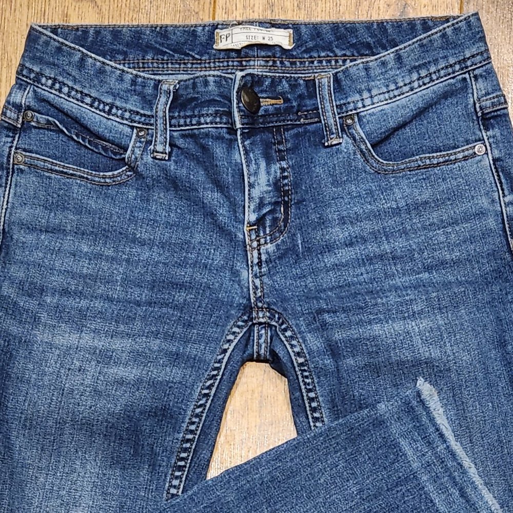 FREE PEOPLE Women's Distressed Low Rise Skinny Ankle Jeans - Sz 25 - Picture 3 of 7